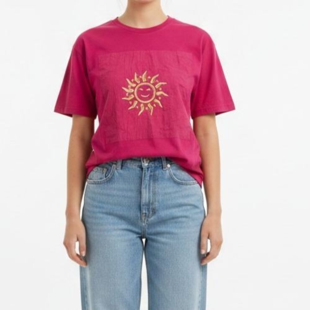 Vintage Bold Spirit Embroidered Sun T-Shirt Women Small Pink 90s NEW Deadstock